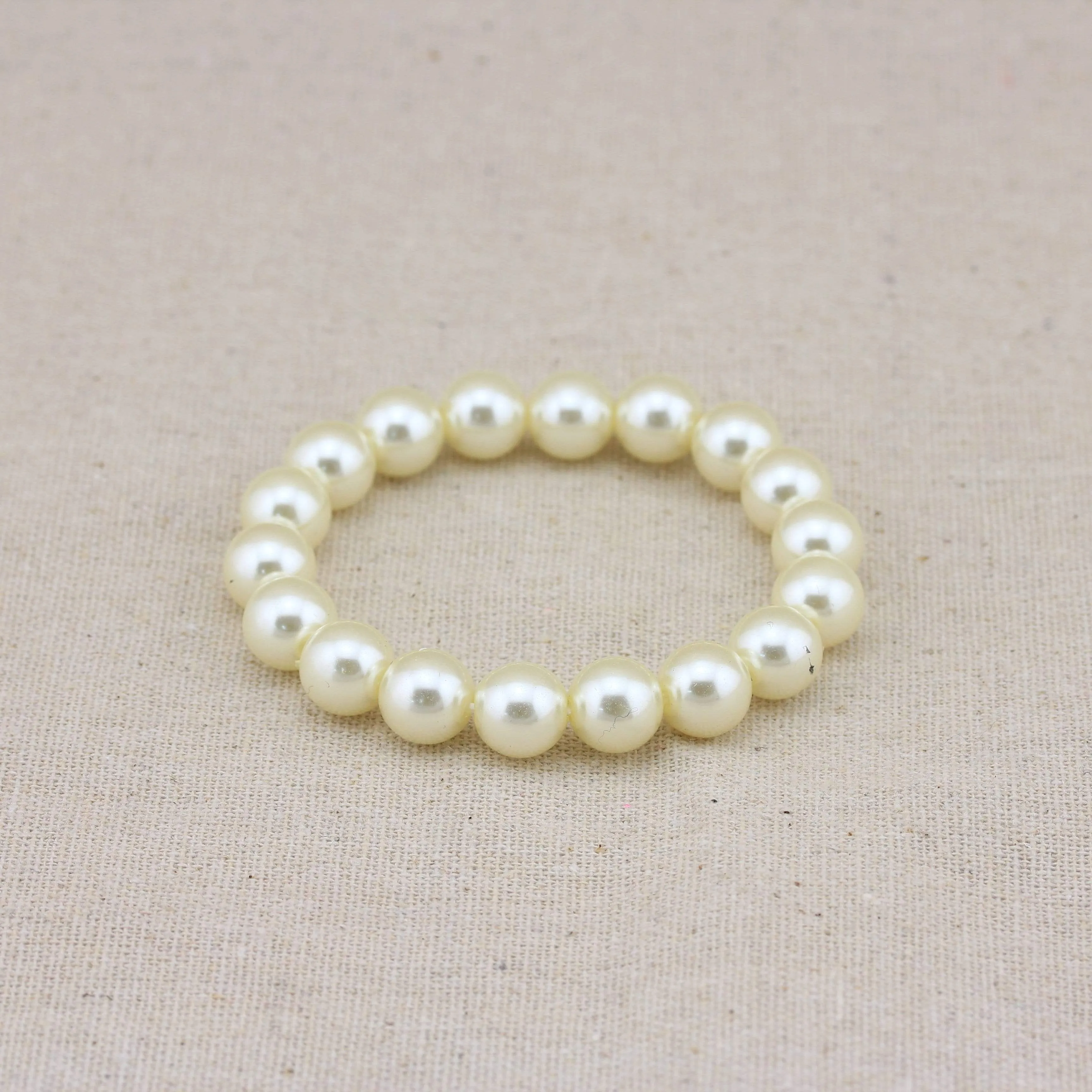 Graceful Faux Pearl Linked Bracelet