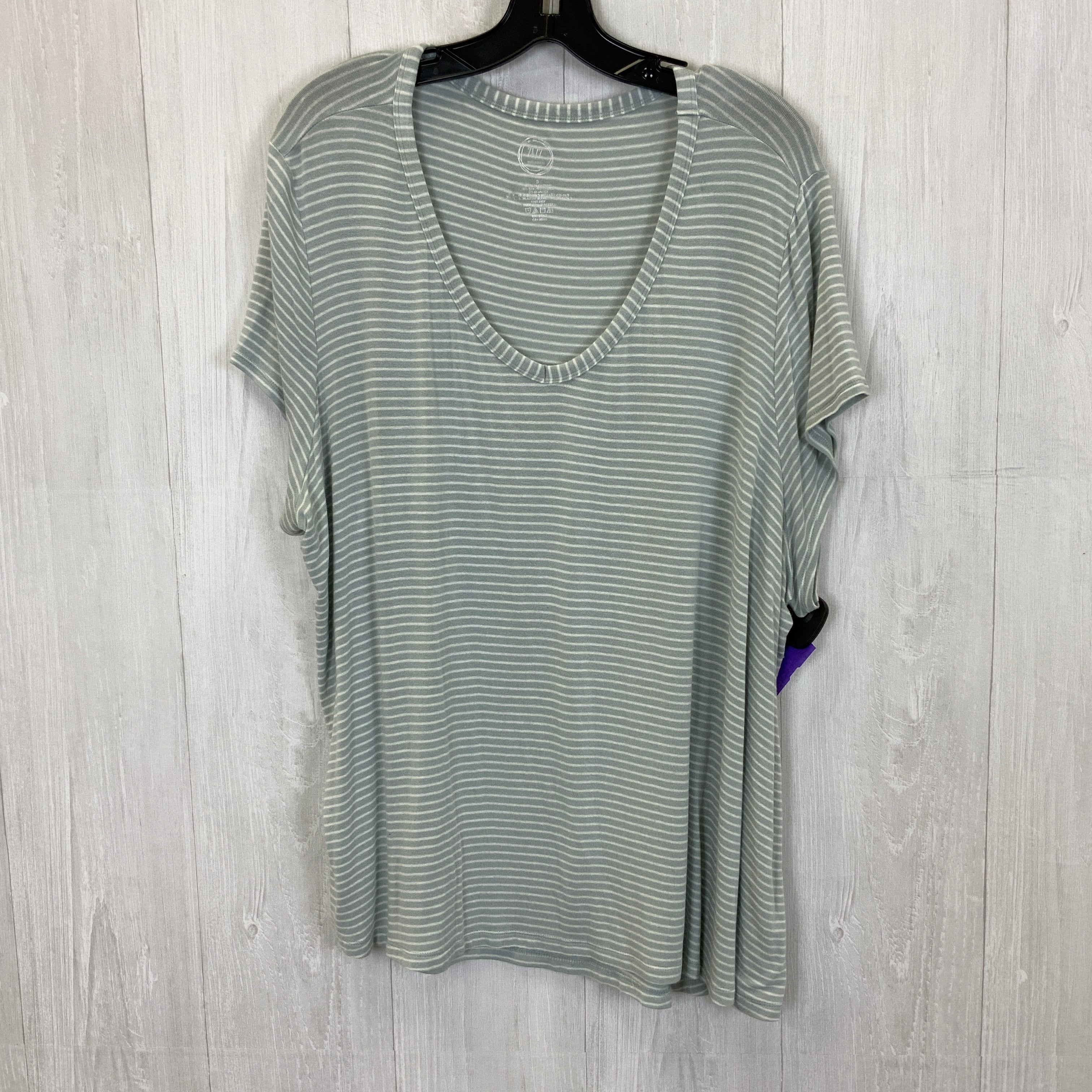 Top Short Sleeve By Maurices  Size: 3x