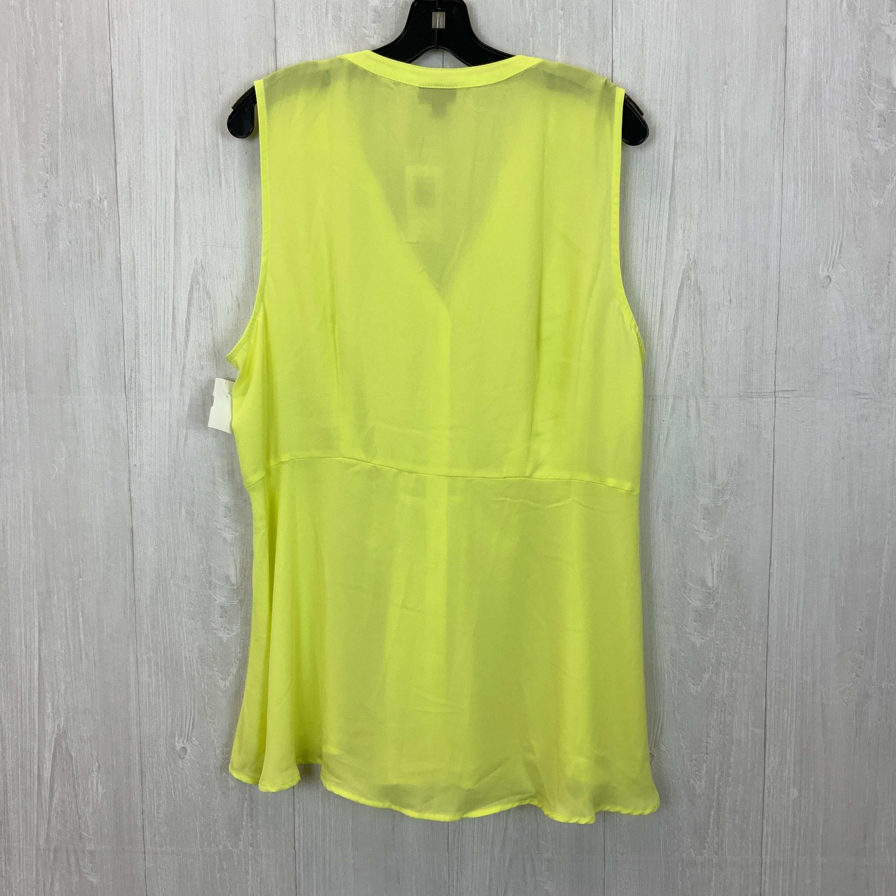 Top Sleeveless By Torrid  Size: 1x